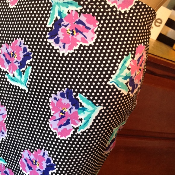 Mid length pencil skirt with gorgeous design D001 - Picture 3 of 7